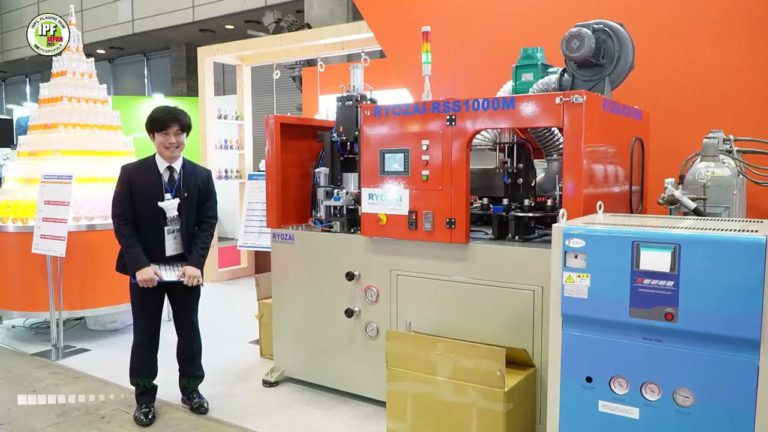 [IPF JAPAN 2023] Biaxial Stretch Blow Molding Machine "RYOZAI-RSS1000M" - Material Development Co., Ltd.